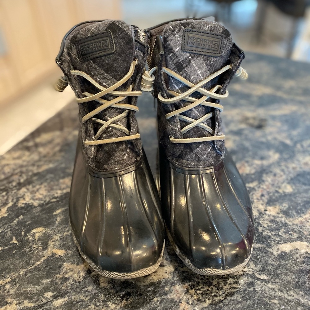 Sperry Women’s Saltwater Duck Boots sz 8